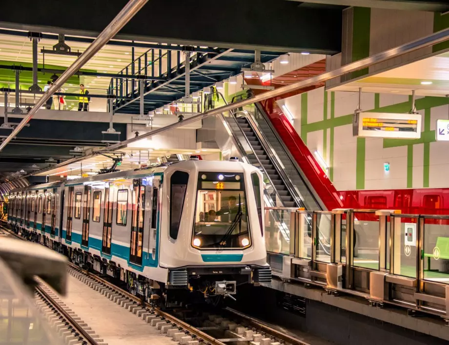 Министър и кмет проверяват спешно сигурността в метрото