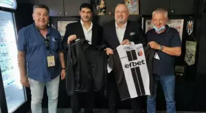 {{ otherArticle[0].article.title }}