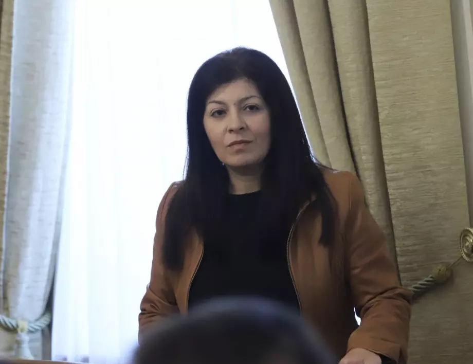 Севделина Арнаудова вече няма да ръководи пресслужбата на Министерски съвет