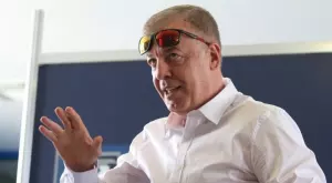 {{ otherArticle[0].article.title }}