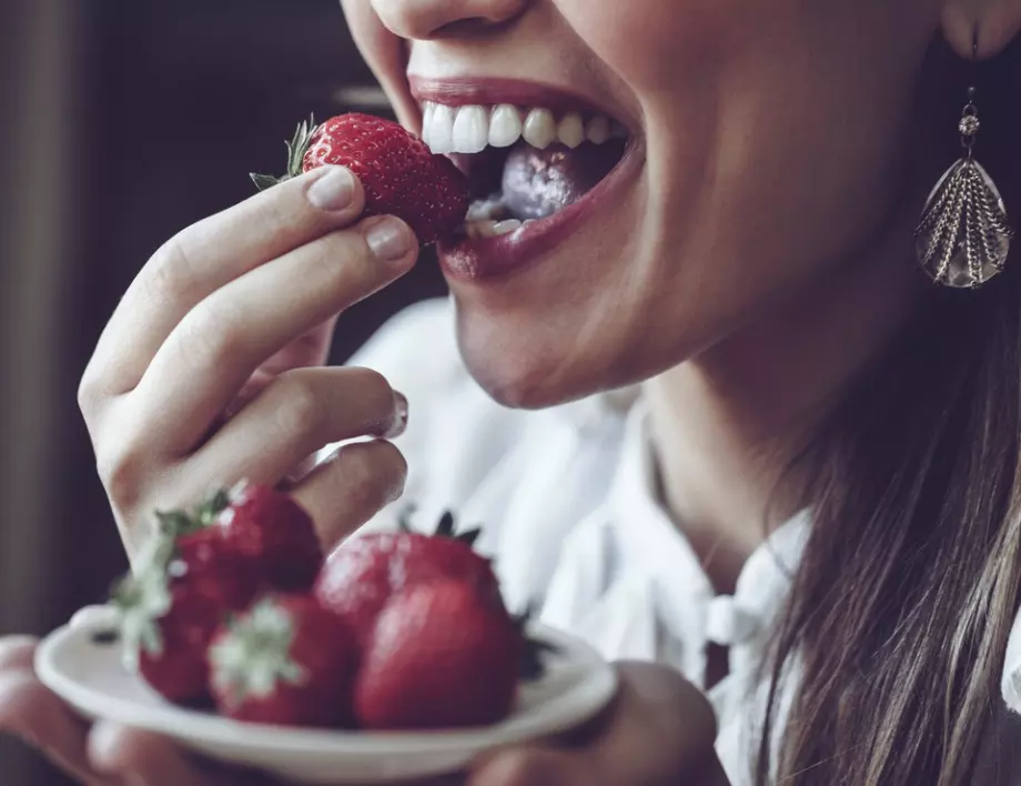 Диетолози разкриха по колко ягоди и череши може да консумираме дневно
