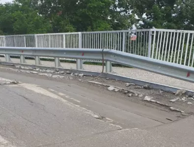 Община Родопи: Опасен мост в Първенец може да рухне всеки момент