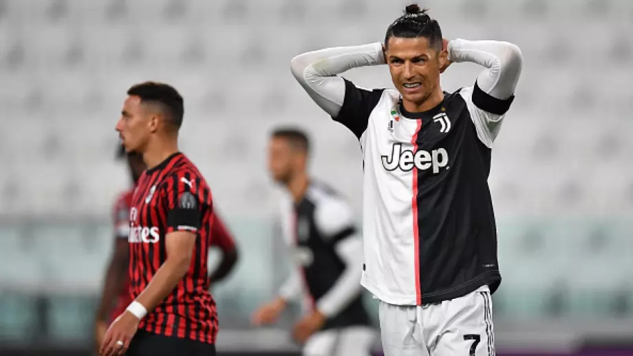 Изпусната дузпа на Роналдо не спря Ювентус срещу Милан по пътя към финала за Купата на Италия