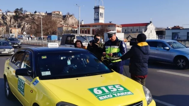 Таксиметрови шофьори в Пловдив останаха без книжки заради неплатени глоби