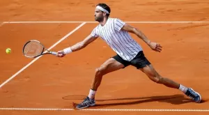 Григор Димитров взе само 2 гейма и загуби първия си мач в Задар срещу Борна Чорич