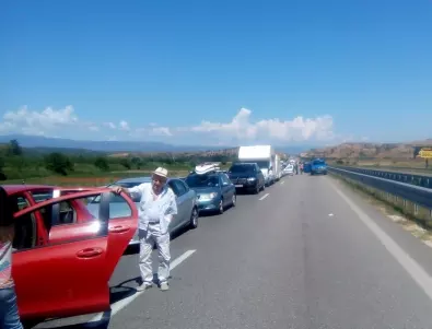 ГКПП Кулата: Близо 5 км опашка от автомобили за влизане в Гърция*