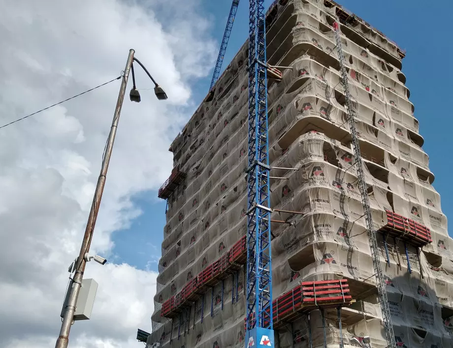 ИК "Лозенец": ДНСК да обжалва пускането на строежа на небостъргача "Златен век"