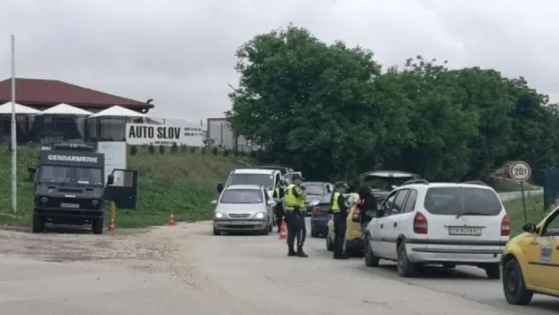 Засилените противоепидемични мерки в с. Буковлък, продължават до края на юни