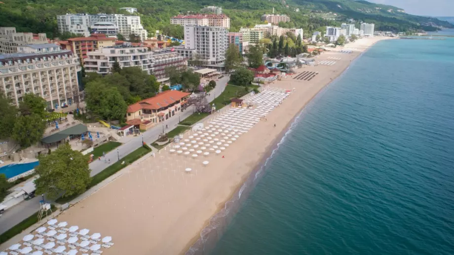 Летният сезон изглежда близо до край за курортите във Варненско и Добричко