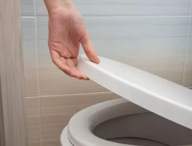 Само хитрите домакини хвърлят всяка вечер тази подправка в тоалетната чиния