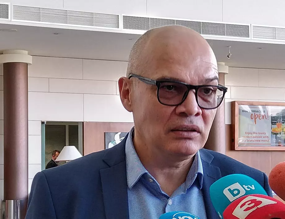 Тихомир Безлов: Да се договори лечение на български ковид пациенти в страни от ЕС