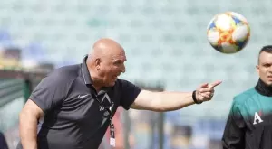 {{ otherArticle[0].article.title }}