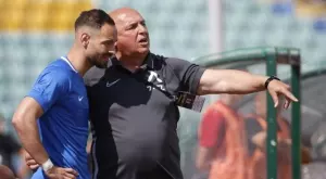 {{ otherArticle[0].article.title }}