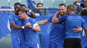 {{ otherArticle[0].article.title }}