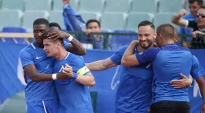 {{ otherArticle[0].article.title }}