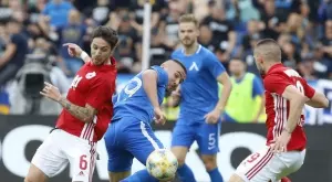 {{ otherArticle[0].article.title }}