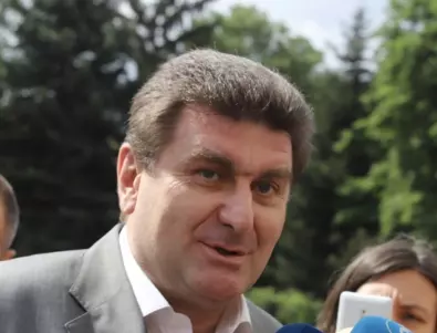 Валентин Златев вече не е част от „Лукойл–България” 