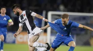 {{ otherArticle[0].article.title }}