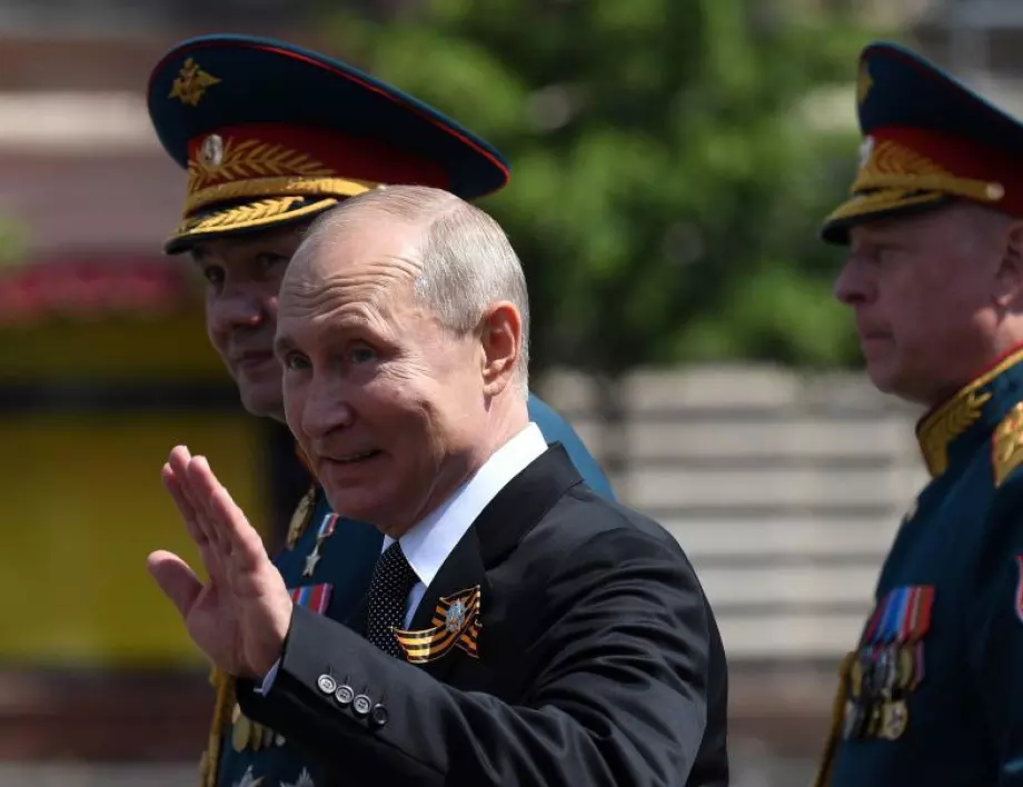 Нов учебник по история в Русия ще образова децата за "добрия" Путин