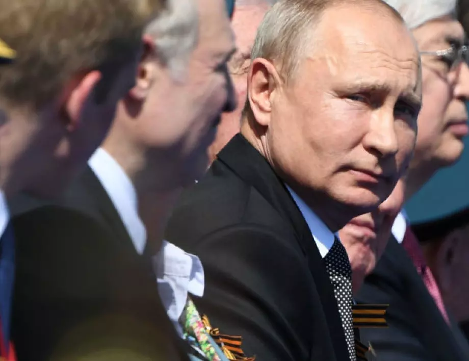 Путин предупреди учениците да не вярват на всичко, което четат в интернет