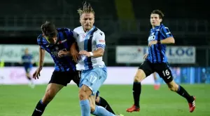 Кошмарен обрат спря похода на Лацио към титлата в Серия А