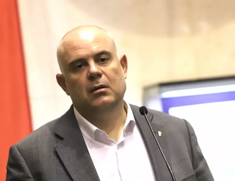 Гешев атакува президента, Христо Иванов и "анархо-либералите"
