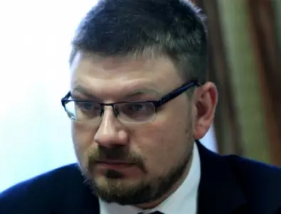 Прокуратурата действа с политически аршин и не посяга на силните на деня, посочи Иван Брегов