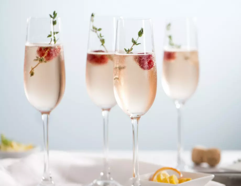 Нов живот за старите чаши за вино. Превърнете ги в красива декорация