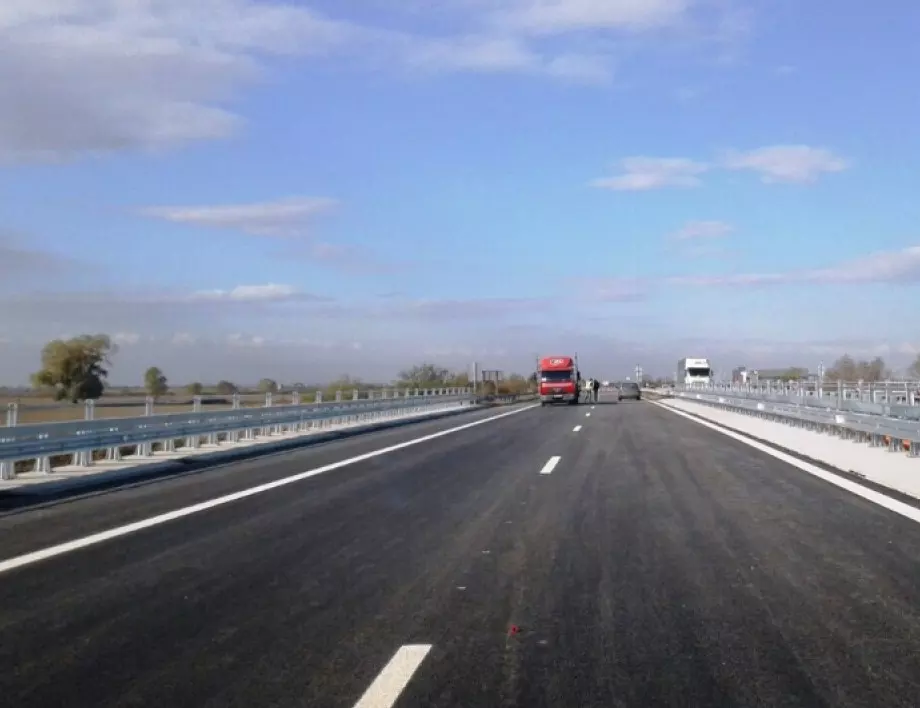 След катастрофа: Възстановено е движението при 299 километър на АМ "Тракия“