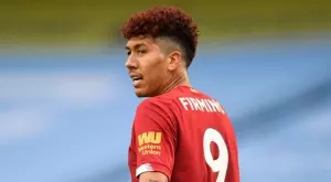 ВИДЕО: Роберто Фирмино позира с широка усмивка за... премерването на температура