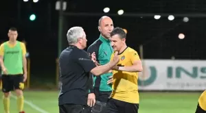 {{ otherArticle[0].article.title }}