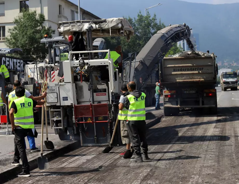 Пускат част от обновения бул. "България", ремонтът продължава 