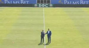 {{ otherArticle[0].article.title }}