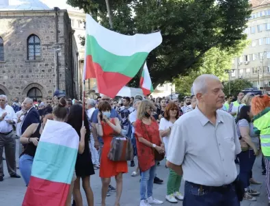 Божков: ГЕРБ готви платен протест срещу Радев