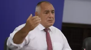 СНИМКА: С игра на дузпи искат оставката на Бойко Борисов