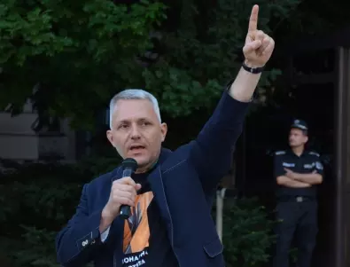 Хаджигенов се оплака от таен обожател в парламента