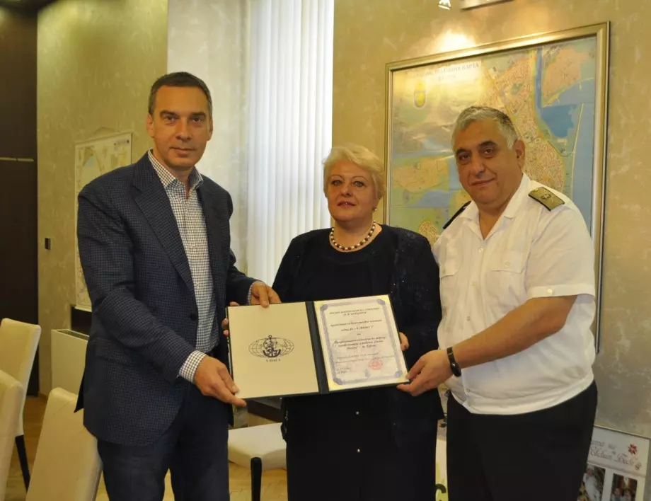 Гимназията по морско корабоплаване ще си сътрудничи с ВВМУ „Никола Вапцаров“