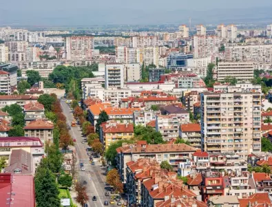 Колко заплати са ни нужни, за да си купим жилище в България?