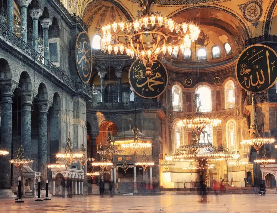 Св. Синод: Да запазим "Света София" като музей и паметник на ЮНЕСКО 