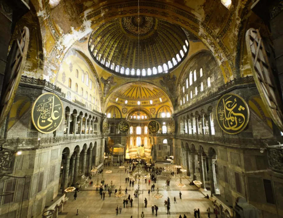 Ще покриват мозайките в "Света София" по време на мюсюлманските молитви
