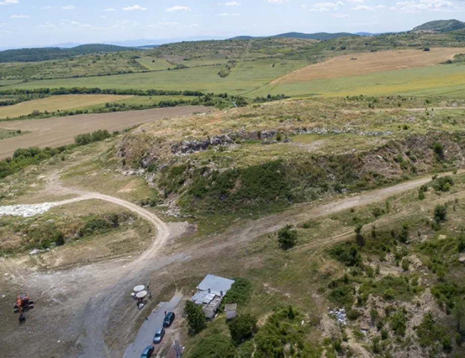 Стартира проект за закриване и рекултивация на старото депо за отпадъци край Стара Загора (СНИМКИ) 