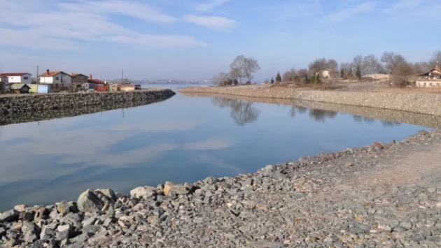 Община Бургас започна мащабно почистване на речни корита и отводнителни канали