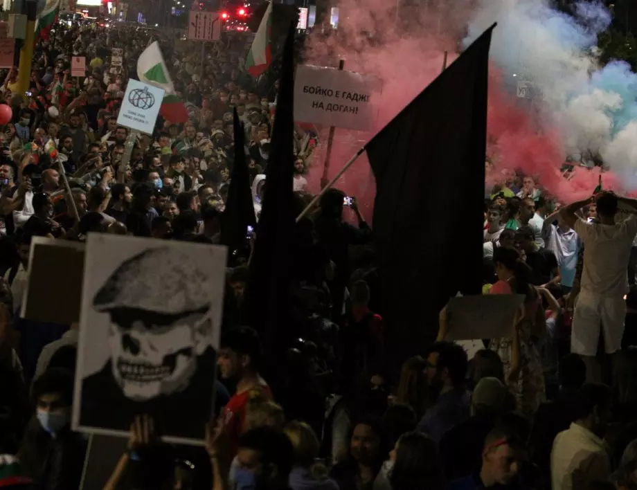 Димитър Ганев: Протестът не е хомогенен, но либералната градска общност е основната група там