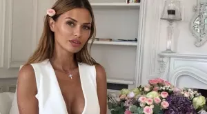 40-годишна руска красавица: Целувах се със 17-годишния Мбапе