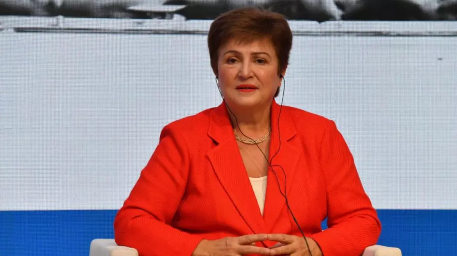 МВФ отложи решението си Кристалина Георгиева