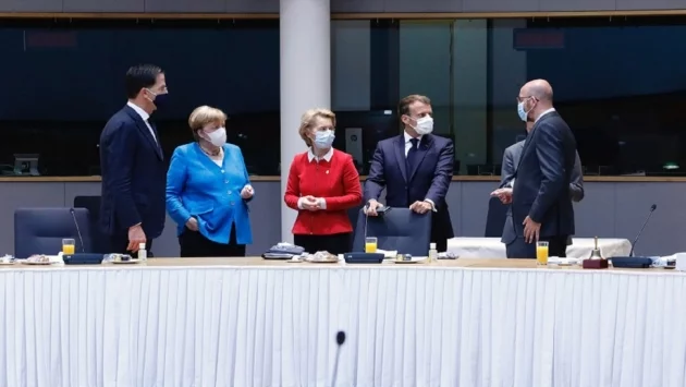 Срещата на върха на ЕС продължава и днес, лидерите не се разбраха вчера