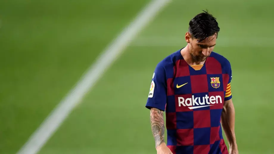 Лионел Меси може да откаже капитанската лента в Барселона