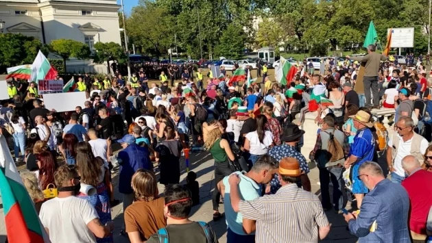 Протестите, ден 12: „Окупация на парламента. Всички вън!“ (СНИМКИ)   