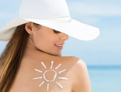 Слънцезащитният крем е задължителен: Ето върху кои зони е най-добре да го нанасяте