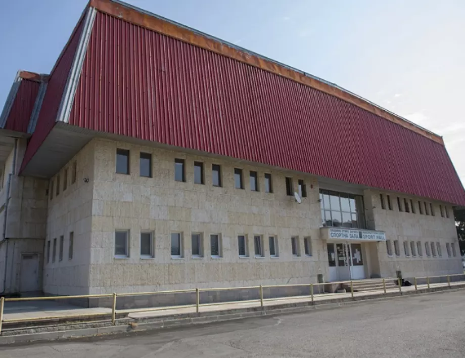 Ремонтират Спортна зала „Стара Загора“ (СНИМКИ) 